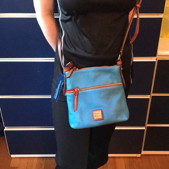 Brand New Dooney & Bourke cross body bag - Picture 2 of 8